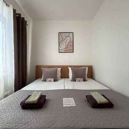 Apartment Cozy 3-room Penthouse In The Very Heart Of *