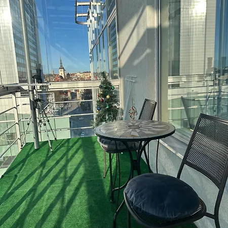 Apartment Cozy 3-room Penthouse In The Very Heart Of *
