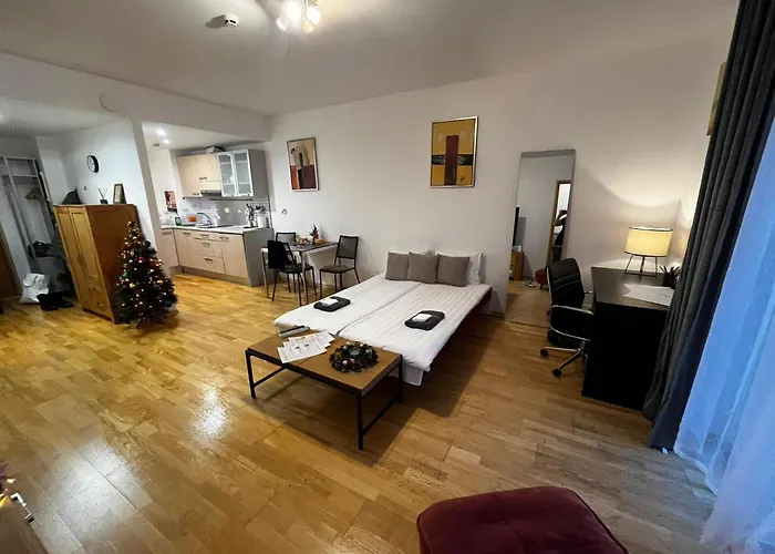 Cozy 3-room Penthouse In The Very Heart Of