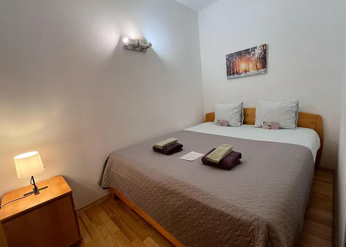 公寓 Cozy 3-room Penthouse In The Very Heart Of 塔林