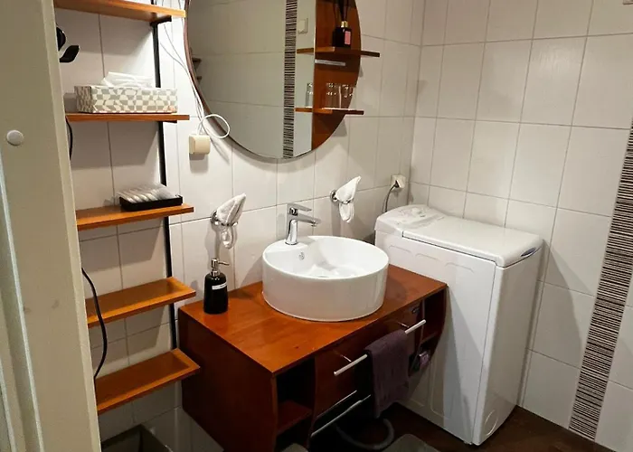 Daire Cozy 3-room Penthouse In The Very Heart Of