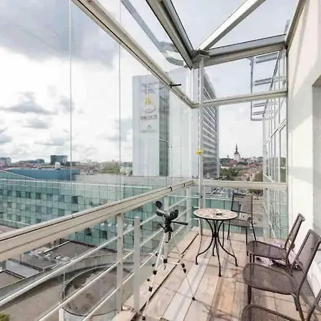 Cozy 3-room Penthouse In The Very Heart Of Appartement *
